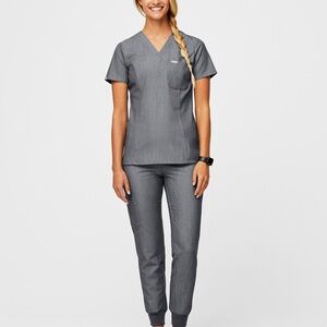 FIGS Scrub Set in Graphite - Size Small